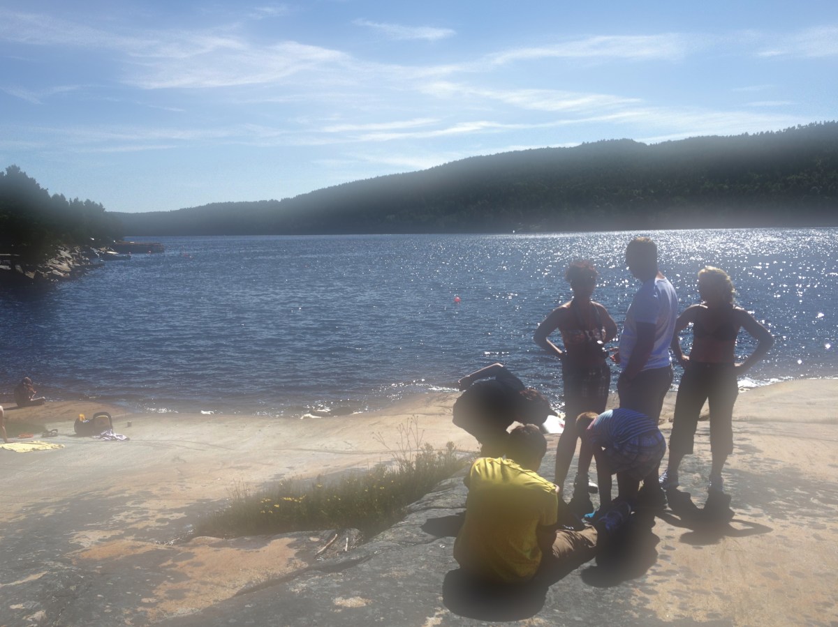 Gamle menn på stranda stretcher&nbsp;ikke!